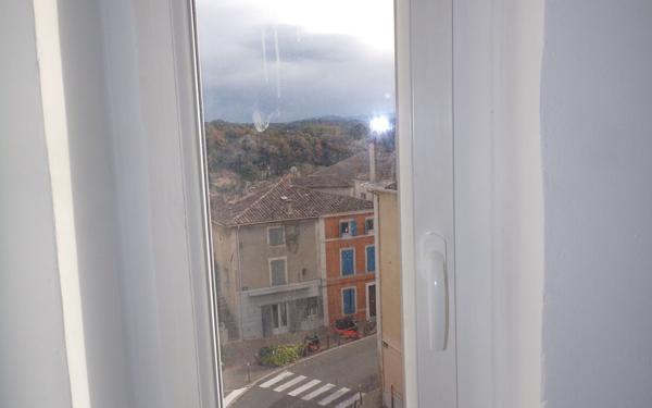 Appartement à louer    3 pièces • 58,40 m2 La Tour-d'Aigues