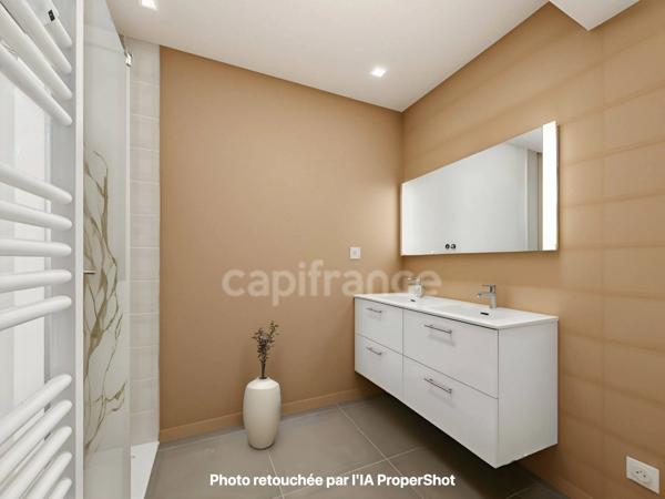 Appartement à vendre 5 pièces DIVONNE LES BAINS (01) - 108m2 - terrasse, jardin clos, cave, 1 garage fermé.