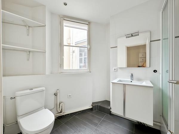 Appartement Paris 2 pièces
