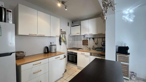 Appartement
                                                                                                                                                                                                                                                                                                                        3 pièce(s)                                                                                                                                                                                                          2 chambre(s)                                                                                                                                                                                                          77.5  m²