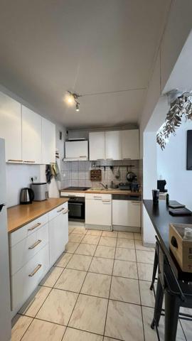 Appartement
                                                                                                                                                                                                                                                                                                                        3 pièce(s)                                                                                                                                                                                                          2 chambre(s)                                                                                                                                                                                                          77.5  m²