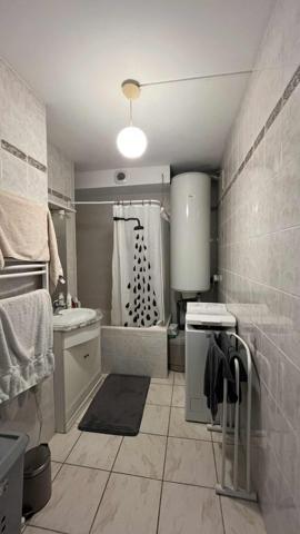 Appartement
                                                                                                                                                                                                                                                                                                                        3 pièce(s)                                                                                                                                                                                                          2 chambre(s)                                                                                                                                                                                                          77.5  m²