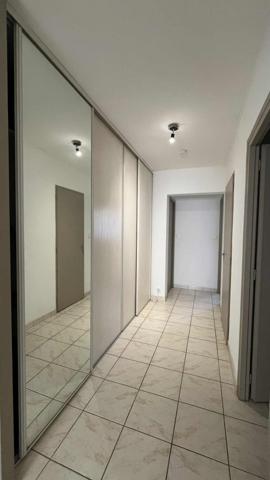 Appartement
                                                                                                                                                                                                                                                                                                                        3 pièce(s)                                                                                                                                                                                                          2 chambre(s)                                                                                                                                                                                                          77.5  m²