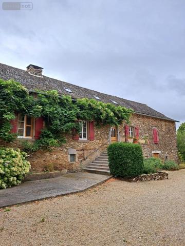 Maison à vendre à La Salvetat-Peyralès dans l'Aveyron (12440), ref : 1009385   
Aveyron