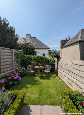 Morlaix proche centre-ville : charmante maison avec jardinet