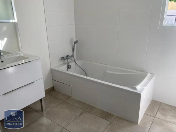 Maison à louer 4 pièces 94.49m² Clermont-l'Hérault (34800)