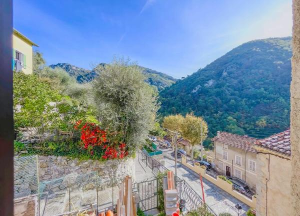 Maison à vendre    4 pièces •  Touët-de-l'Escarène