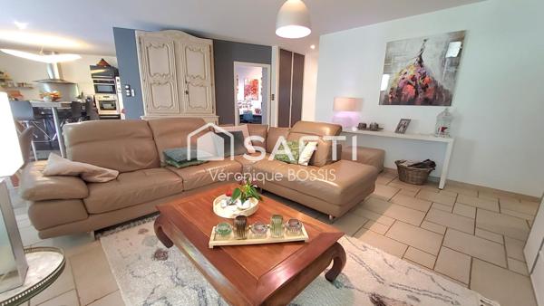 RARE À LA VENTE – MAISON FAMILIALE D’EXCEPTION AVEC PISCINE COUVERTE – QUARTIER CALME ET PRISÉ