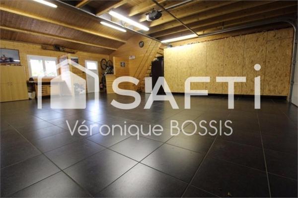 RARE À LA VENTE – MAISON FAMILIALE D’EXCEPTION AVEC PISCINE COUVERTE – QUARTIER CALME ET PRISÉ