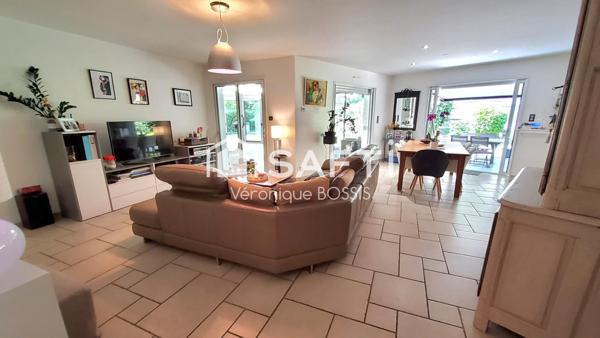 RARE À LA VENTE – MAISON FAMILIALE D’EXCEPTION AVEC PISCINE COUVERTE – QUARTIER CALME ET PRISÉ