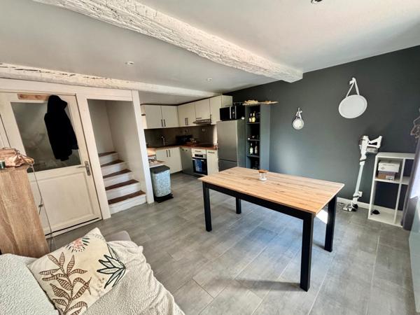 Authentique maison de village avec terrasse en plein ciel