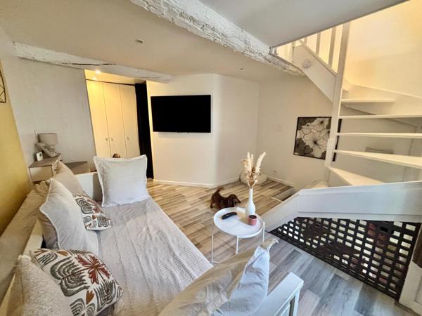 Authentique maison de village avec terrasse en plein ciel