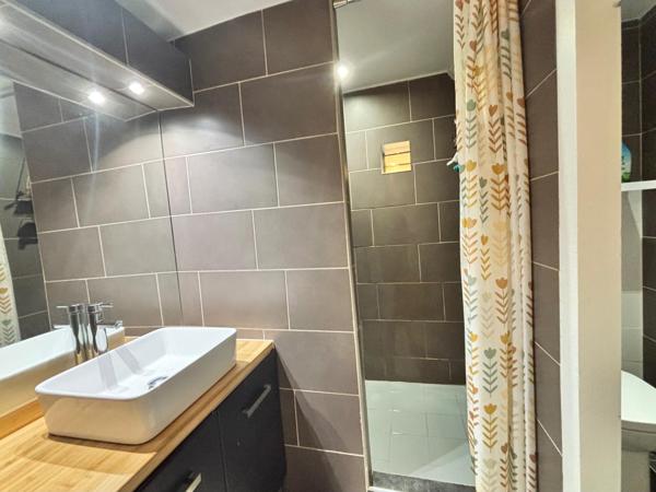 Authentique maison de village avec terrasse en plein ciel