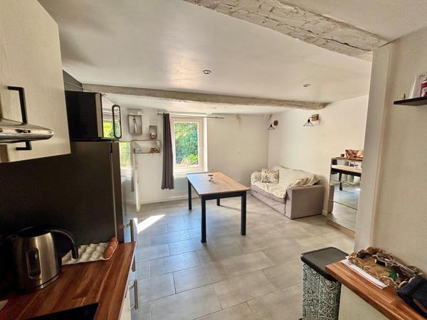 Authentique maison de village avec terrasse en plein ciel