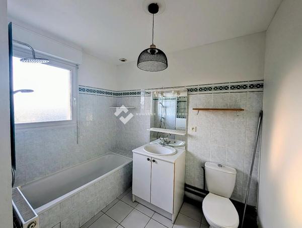 MAISON POITIERS OUEST, 82M², 3 CHAMBRES, JARDIN.