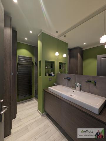 Appartement
         4 pièces
        - 121 m² 210 000 € *