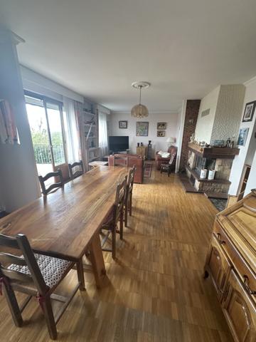 Maison
         5 pièces
        - 134 m² Bien prestige 680 000 € *