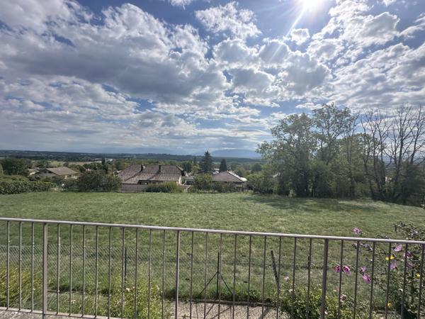 Maison
         5 pièces
        - 134 m² Bien prestige 680 000 € *