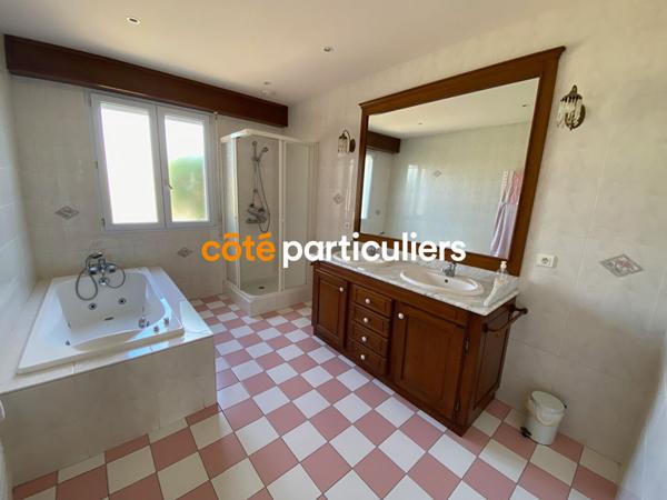 Vente Maison156 m² - 5 Pièces - LES HERBIERS (85500)