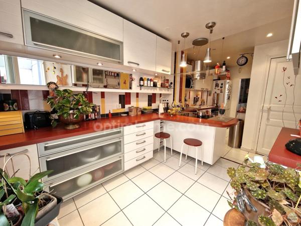 Maison de ville 4 chambres + double parking