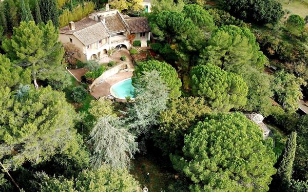 Maison à vendre    7 pièces •  Villeneuve-lès-Avignon