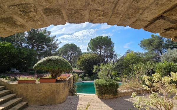 Maison à vendre    7 pièces •  Villeneuve-lès-Avignon