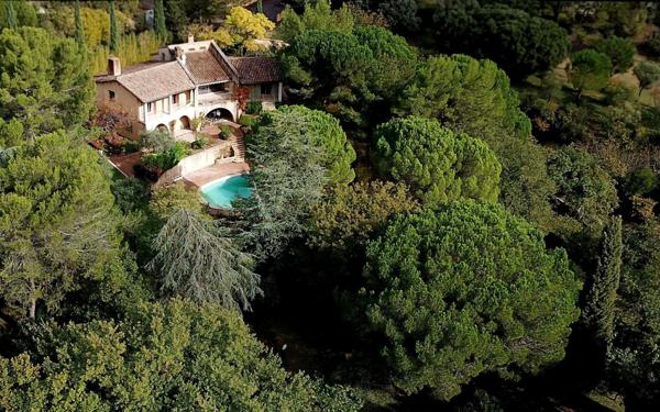 Maison à vendre    7 pièces •  Villeneuve-lès-Avignon