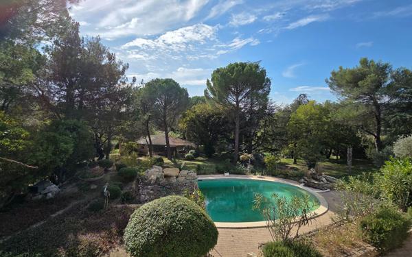 Maison à vendre    7 pièces •  Villeneuve-lès-Avignon