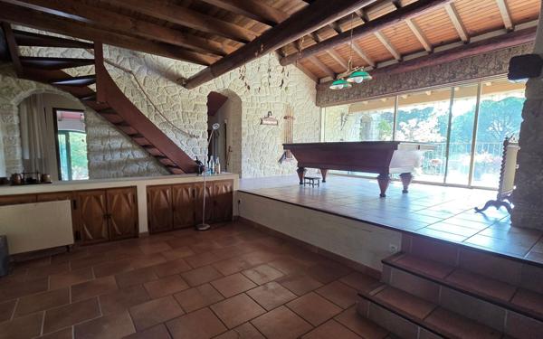 Maison à vendre    7 pièces •  Villeneuve-lès-Avignon