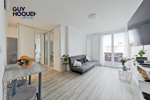 Studio Combs La Ville avec balcon et cave