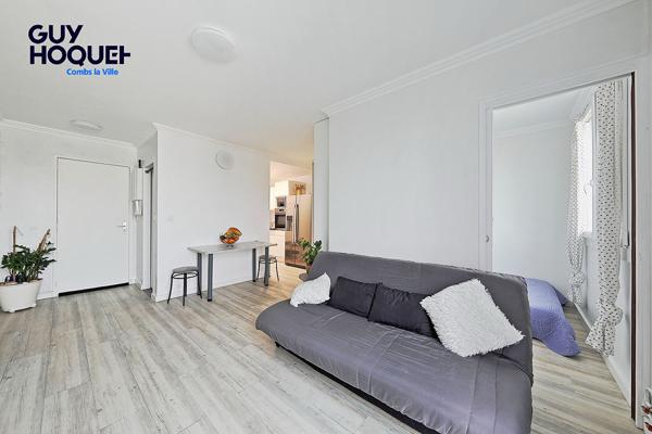 Studio Combs La Ville avec balcon et cave