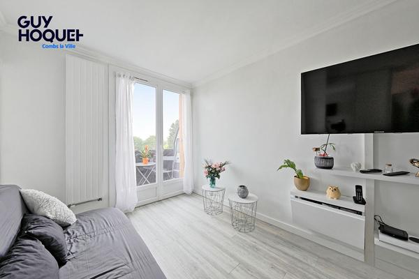 Studio Combs La Ville avec balcon et cave