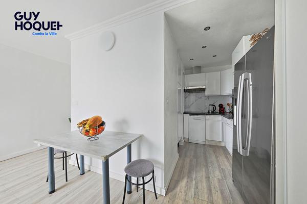 Studio Combs La Ville avec balcon et cave