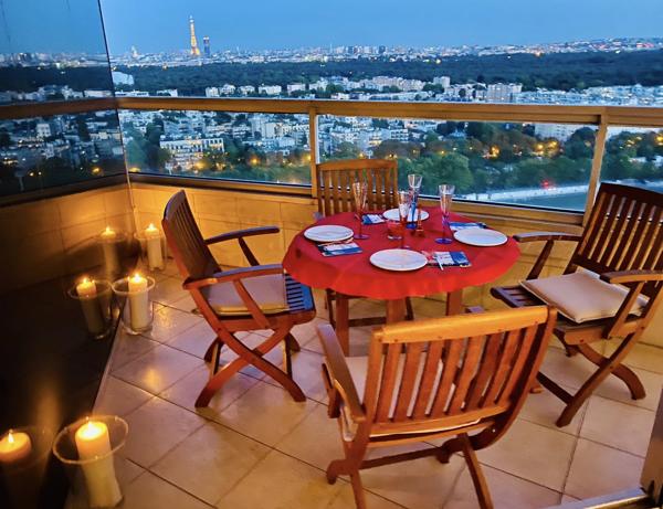Appartement
         3 pièces
        - 140 m² Bien prestige 1 088 000 € *