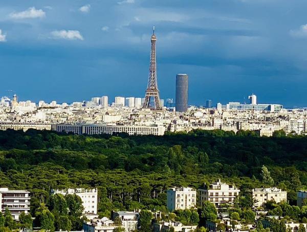 Appartement
         3 pièces
        - 140 m² Bien prestige 1 088 000 € *