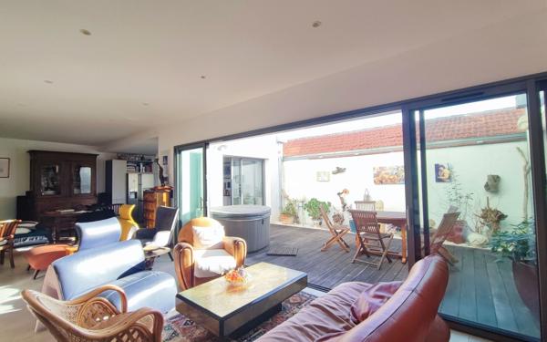 Maison à vendre    4 pièces • 117 m2 La Rochelle