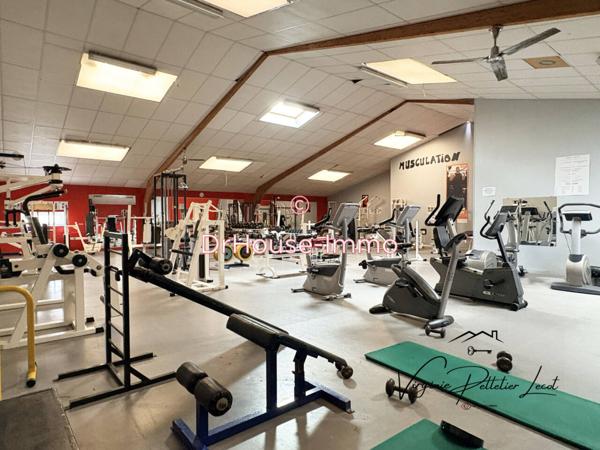 Commerce à vendre 16 pièces de 1 990 m²