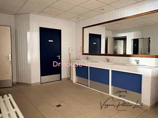 Commerce à vendre 16 pièces de 1 990 m²