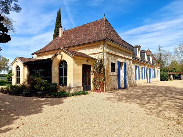 Belle Chartreuse de 450m2 habitable avec piscine