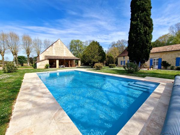Belle Chartreuse de 450m2 habitable avec piscine