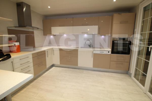 Grande maison familiale sur sous-sol total 