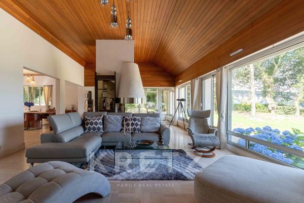 Maison d’architecte exceptionnelle en première ligne vue mer