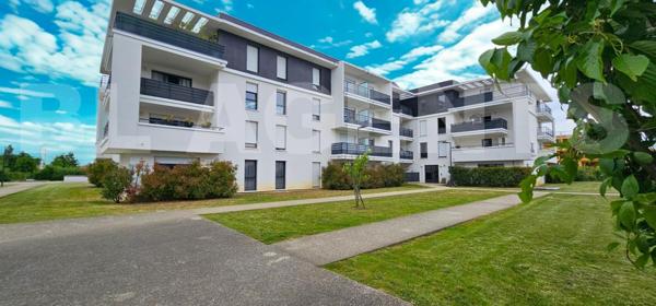 STUDIO 21 m² en RDC + Terrasse SUD-EST / Résidence sécurisée de 2018 / Quartier Château de FERRIÈRES