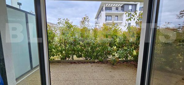 STUDIO 21 m² en RDC + Terrasse SUD-EST / Résidence sécurisée de 2018 / Quartier Château de FERRIÈRES