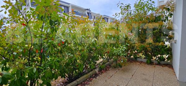 STUDIO 21 m² en RDC + Terrasse SUD-EST / Résidence sécurisée de 2018 / Quartier Château de FERRIÈRES