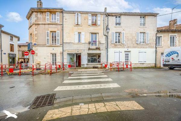 Immeuble à vendre |  Fontenay-le-Comte |  401 m²