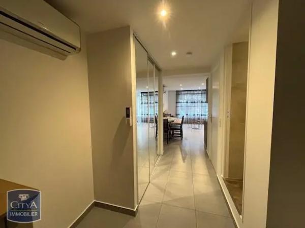 Appartement à louer 2 pièces 55m²