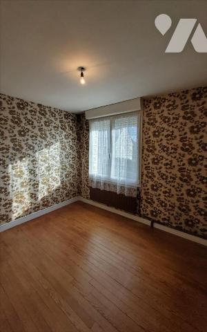 CARHAIX - MAISON 6 PIECES