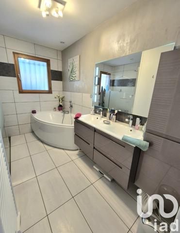 Maison à vendre 5 pièces 154 m² Étrembières