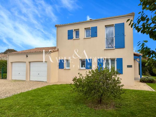 Villa avec vie de plain-pied, jardin et double garage